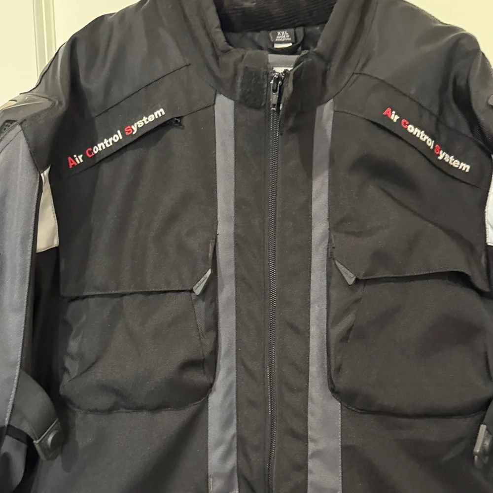 Heated Performance Jacket - Black and Gray - Picture 5 of 17
